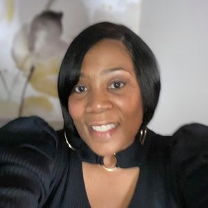 Meet your Posher, Maxine